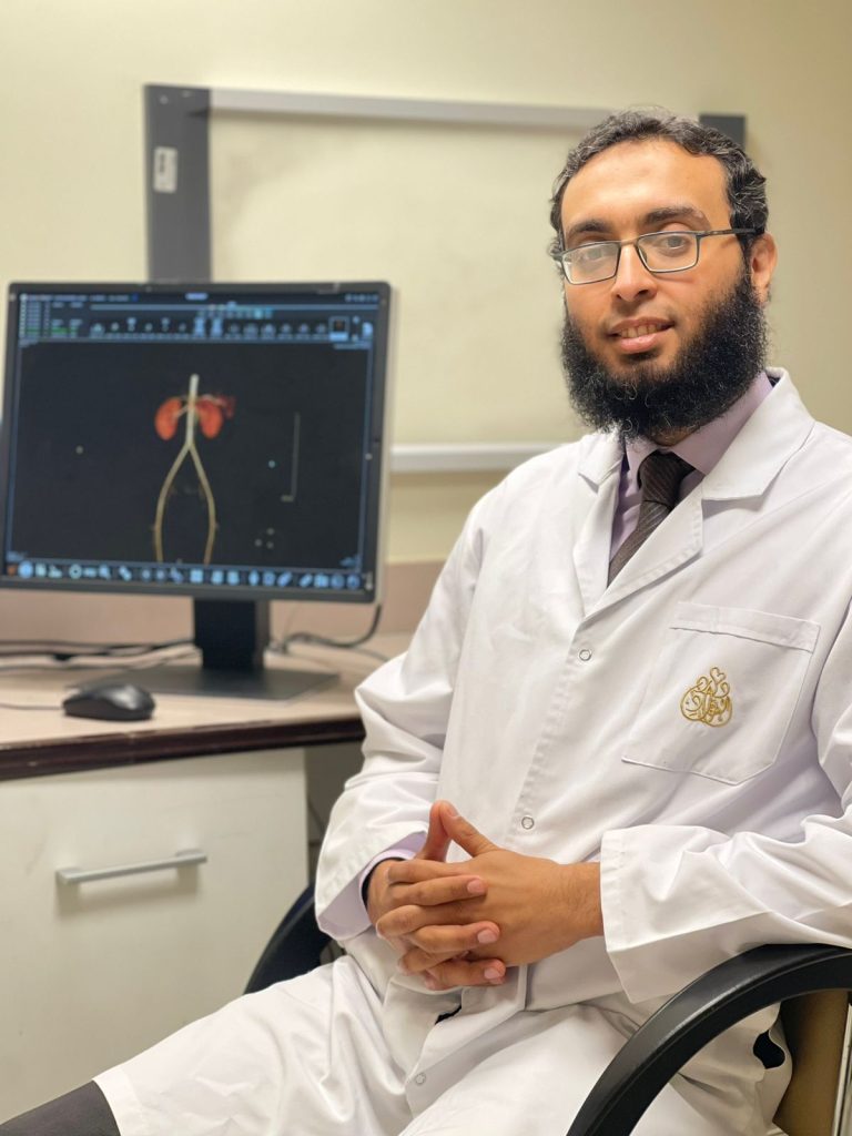د. محمد أبو الوفا استشاري الأشعة التداخلية والعلاج بالقسطرة، مدرس الأشعة التشخيصية والتدخلية بجامعة الأزهر